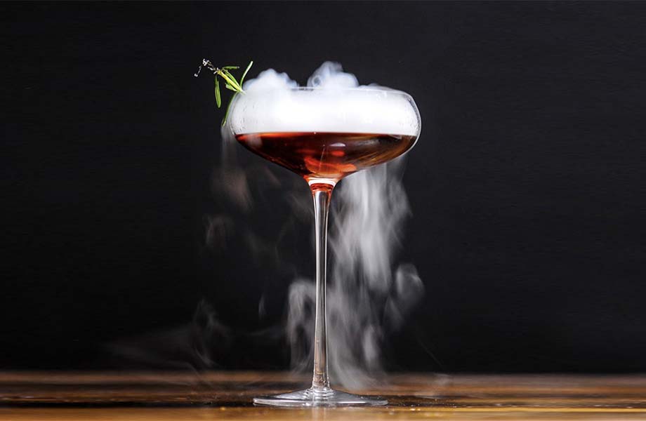 Barecular provides mobile molecular mixology services in Toronto and the GTA